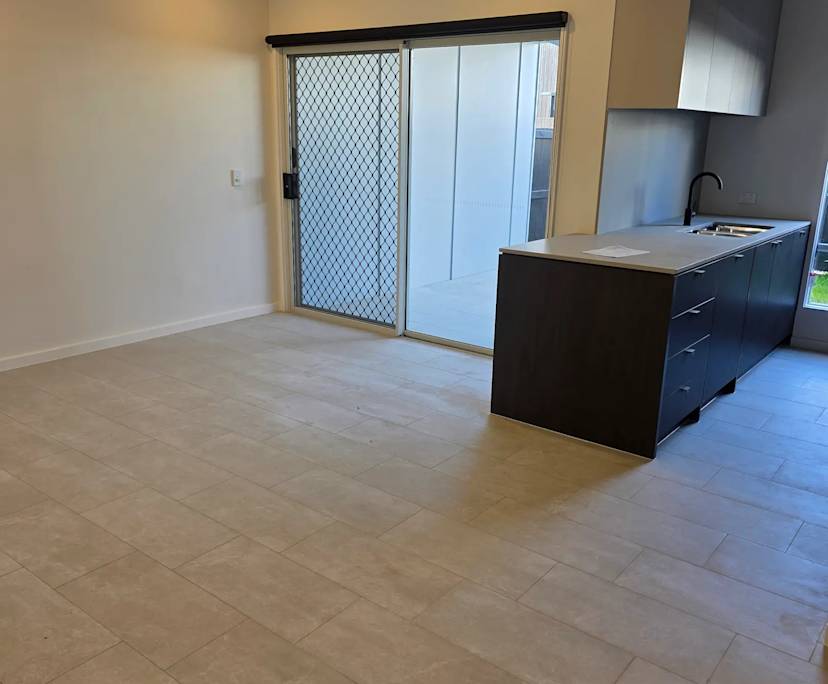 $350, Share-house, 2 bathrooms, North Lakes QLD 4509