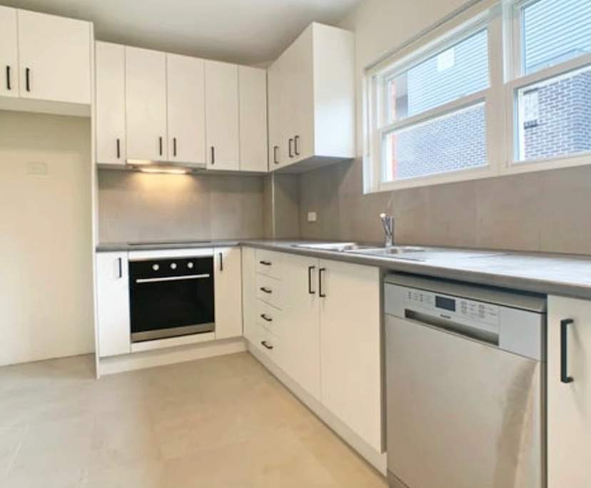 Unfurnished room in a flatshare