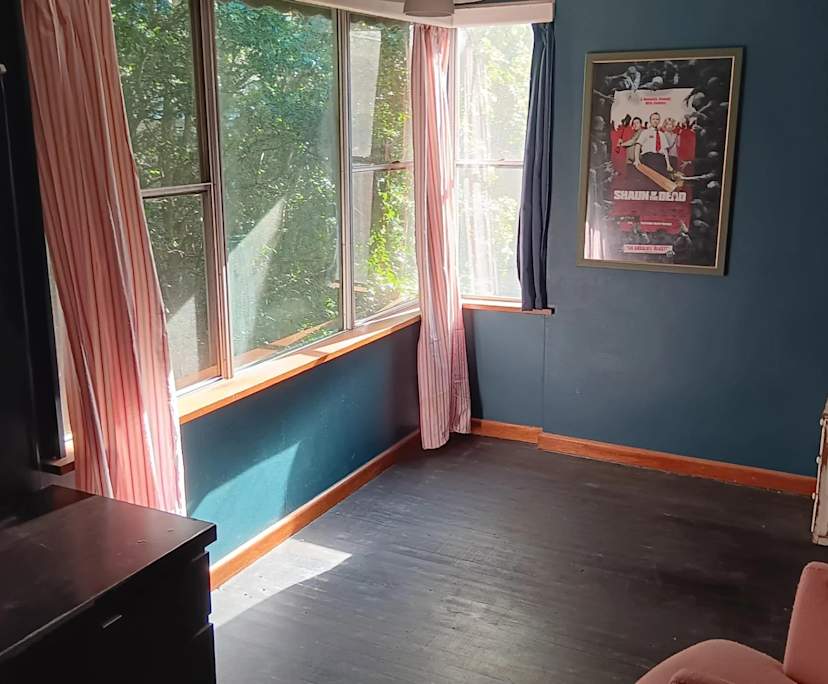 Room in a share house