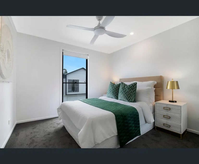 Furnished room in a share house