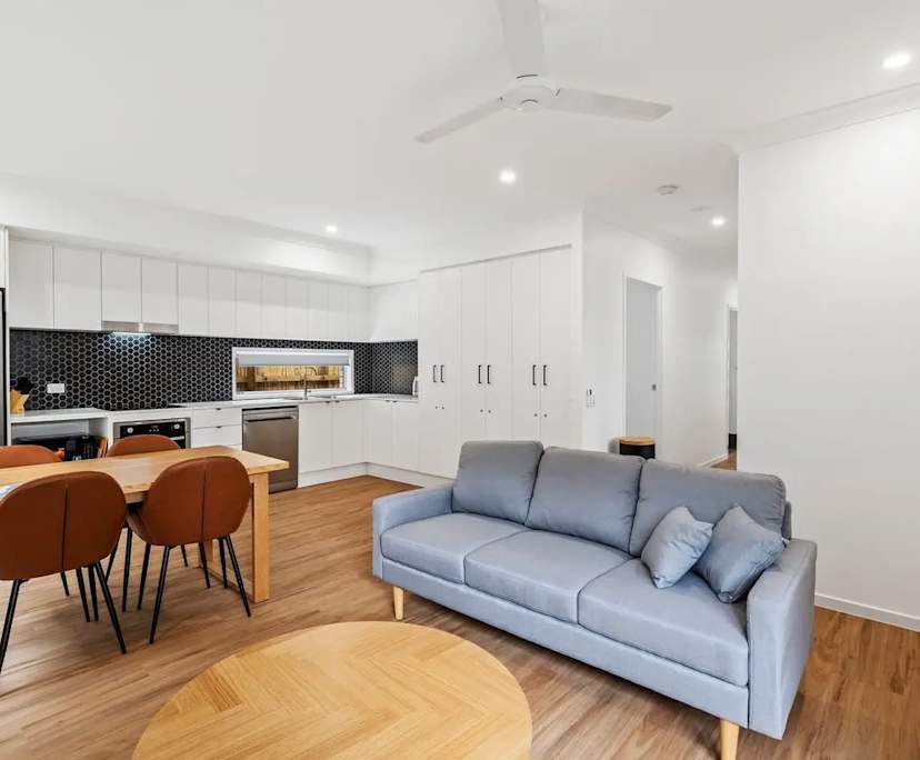 $290, Share-house, 3 bathrooms, Redbank Plains QLD 4301