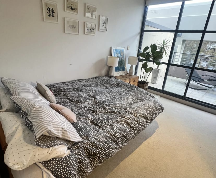 Furnished room with ensuite in a flatshare