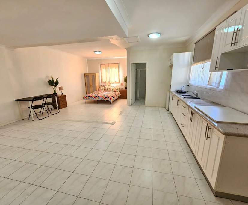 $450, Studio, 1 bathroom, Parramatta NSW 2150