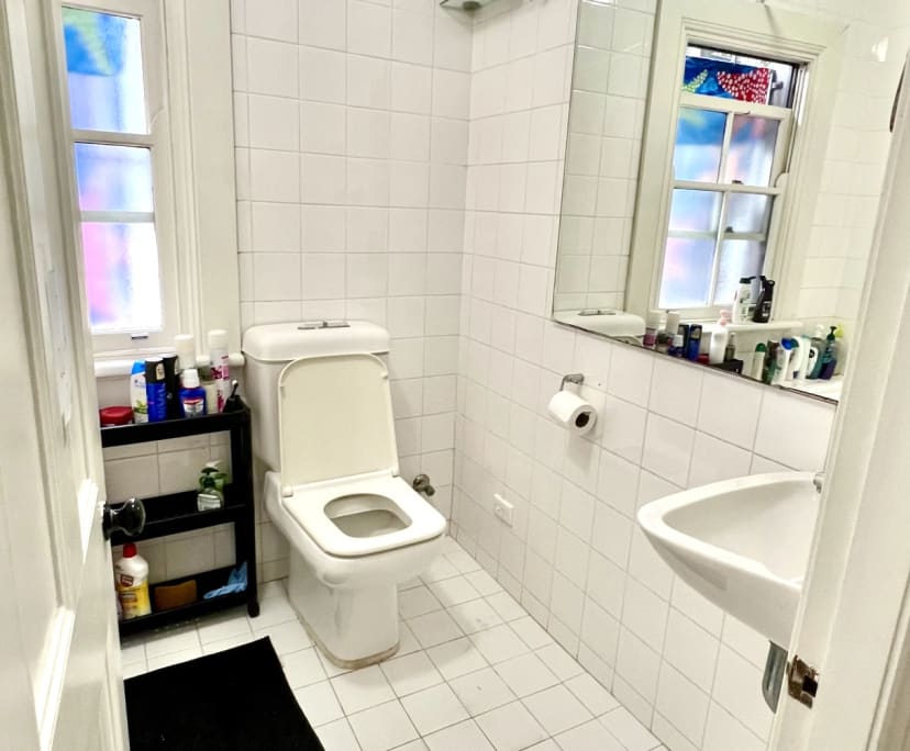 Furnished room in a flatshare