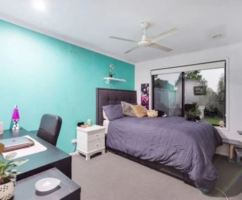 Furnished room in a share house