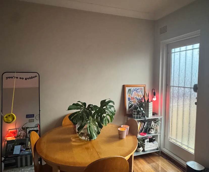 Furnished room in a flatshare