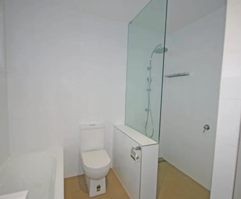 $320, Share-house, 2 bathrooms, Glen Huntly VIC 3163