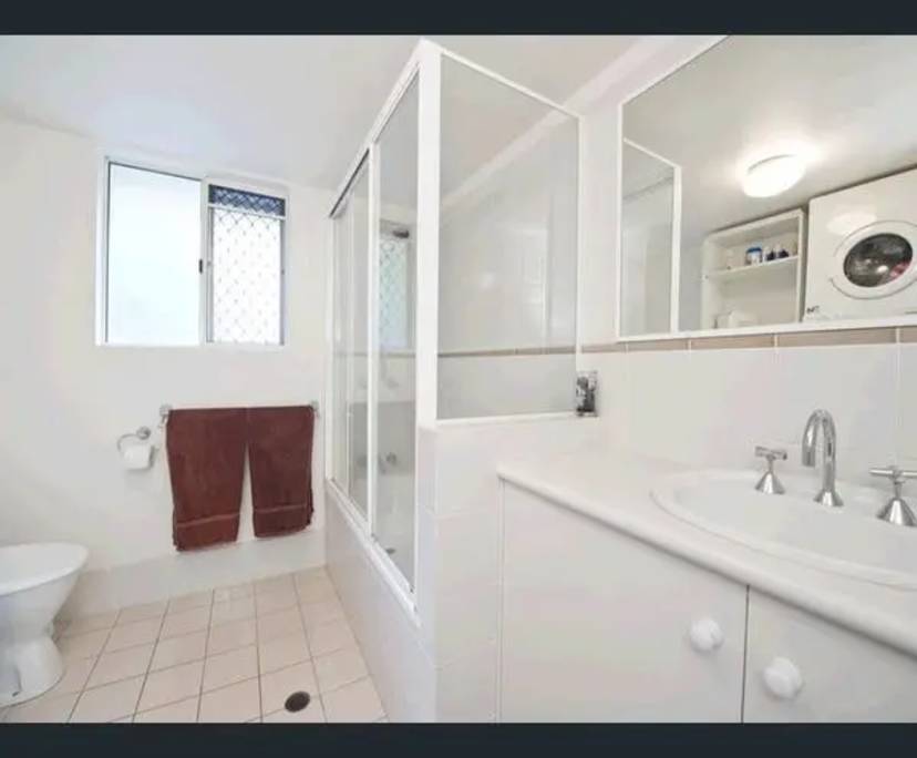 $320, Flatshare, 2 bathrooms, Herston QLD 4006