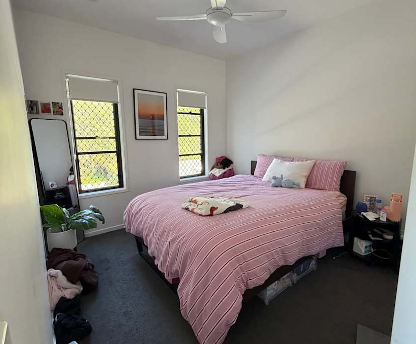 Furnished room in a share house