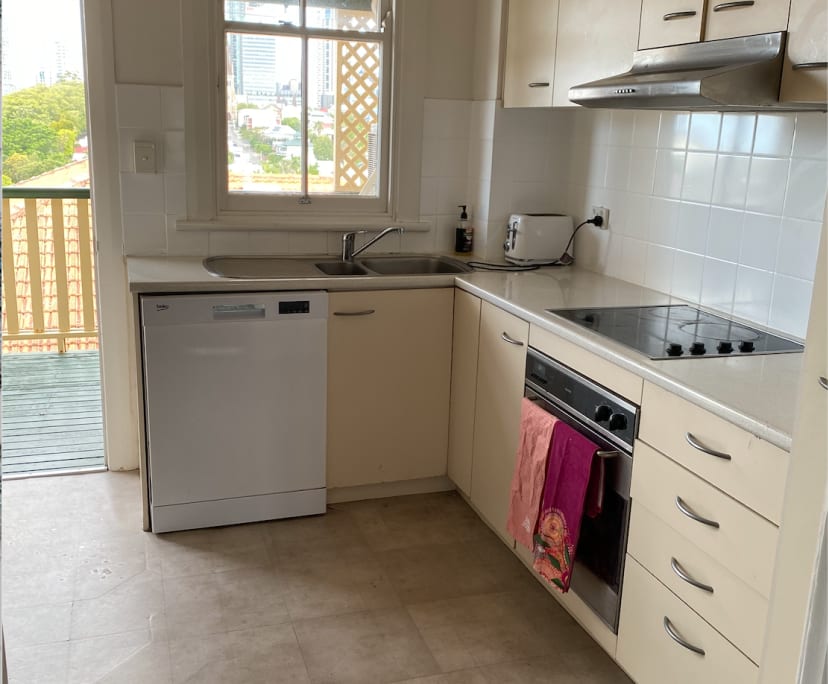 $310, Flatshare, 2 bathrooms, Spring Hill QLD 4000