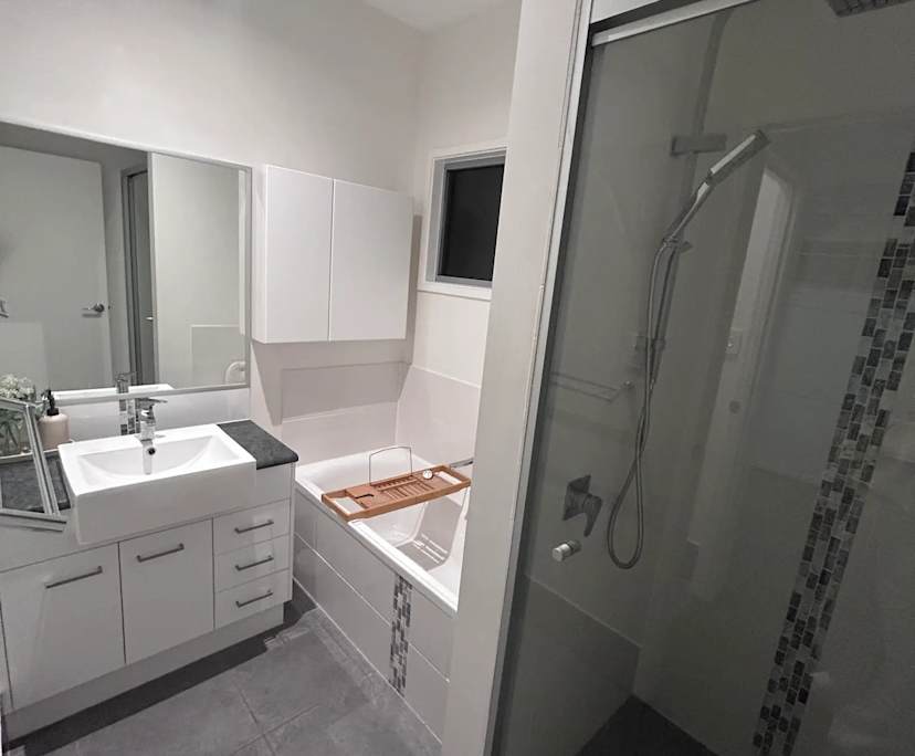 $350, Share-house, 3 bathrooms, Mountain Creek QLD 4557