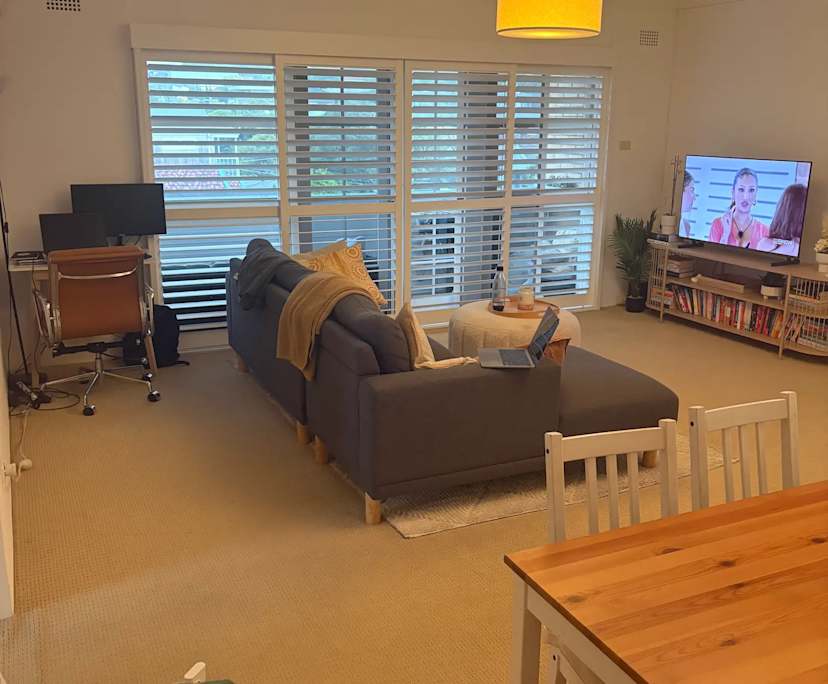 Furnished room in a flatshare