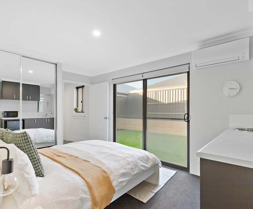 $300, Share-house, 6 bathrooms, Madora Bay WA 6210