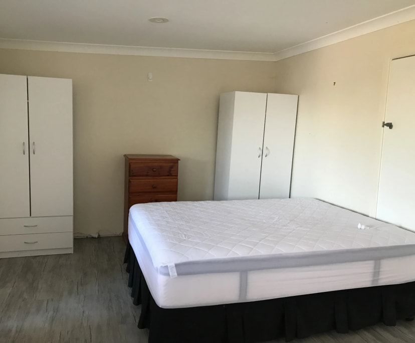 $330, Studio, 1 bathroom, Lismore Heights NSW 2480