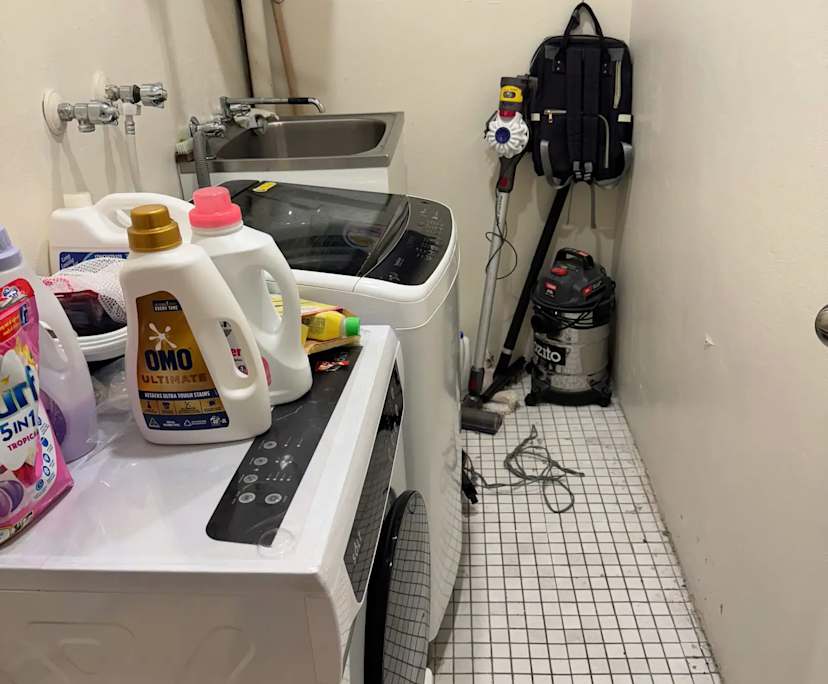 Furnished room in a flatshare