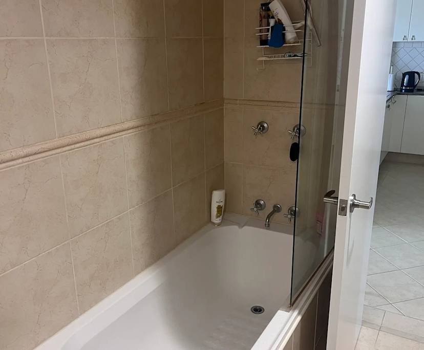 $410, Flatshare, 2 bathrooms, Mermaid Beach QLD 4218