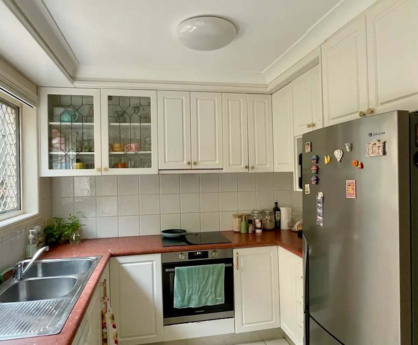 Room in a share house