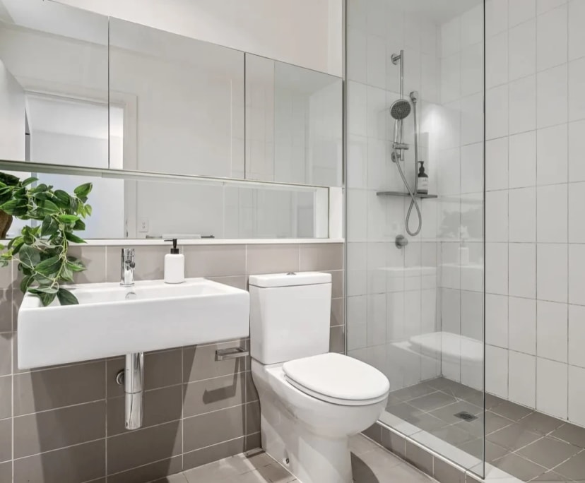 Furnished room in a flatshare