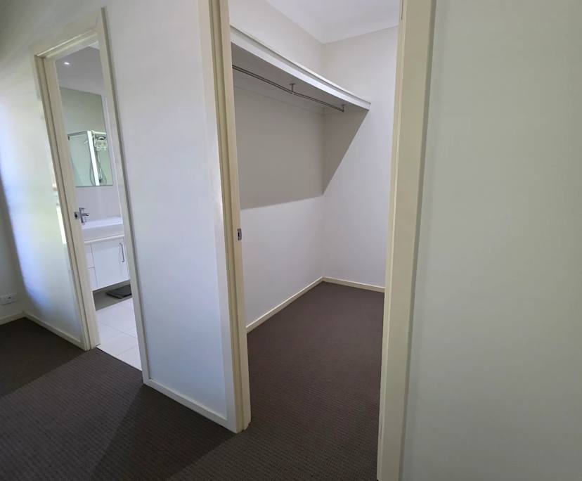 $450, Share-house, 4 bathrooms, Pacific Pines QLD 4211