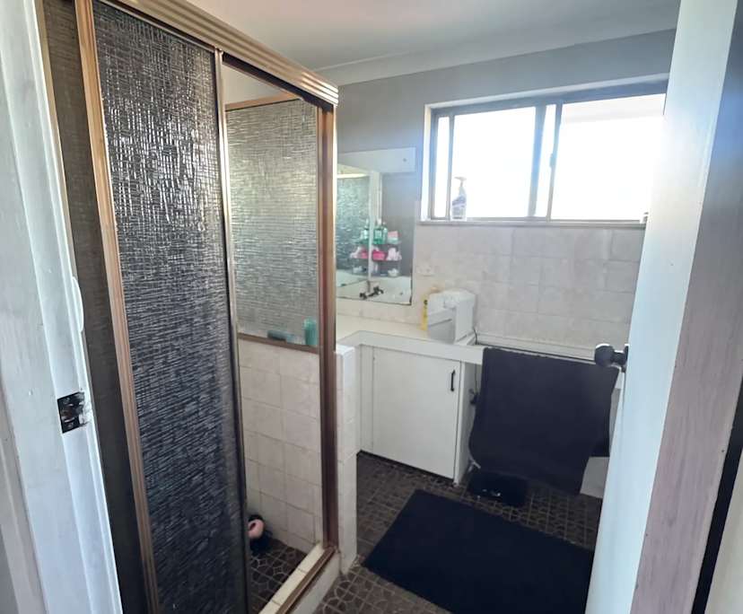 Room in a share house