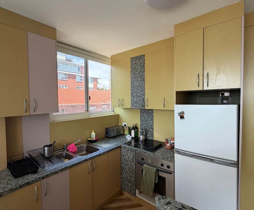 Furnished room in a flatshare