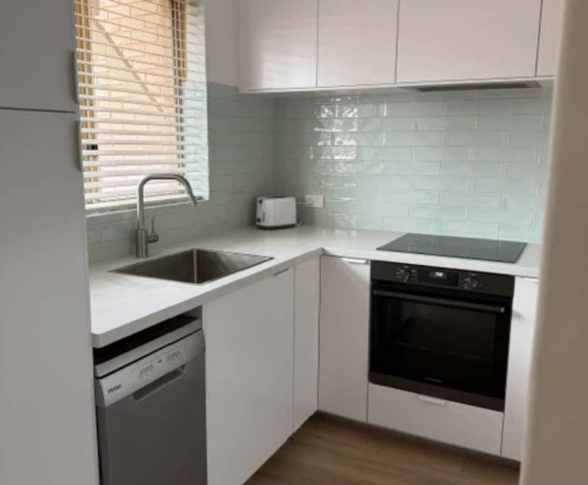 Unfurnished room in a flatshare