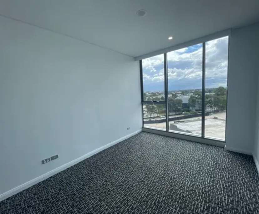 Unfurnished room with own bathroom