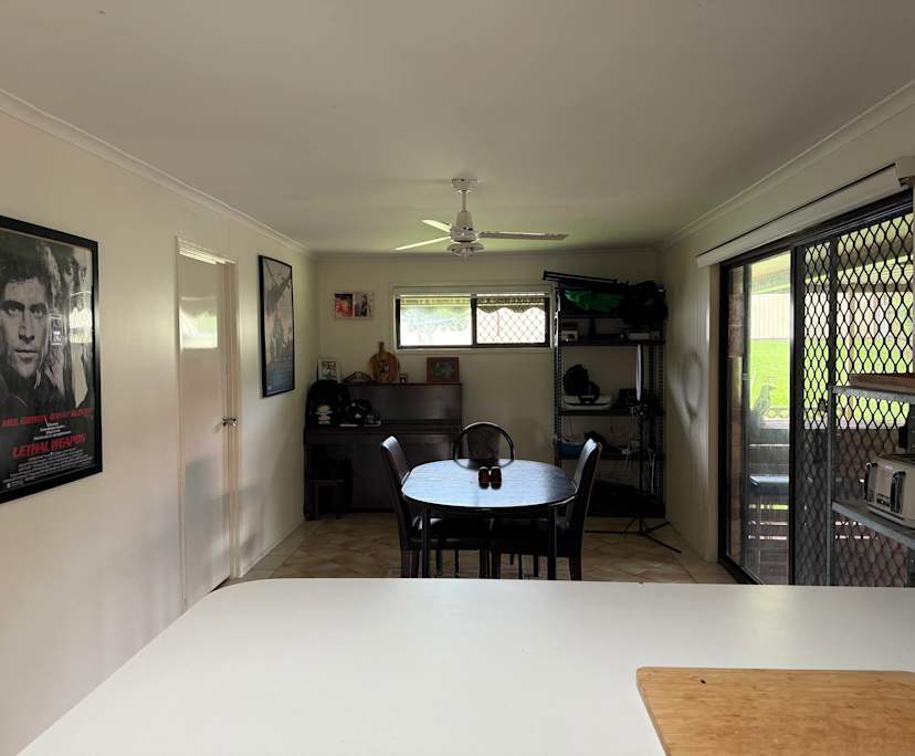 $250, Share-house, 3 bathrooms, Arundel QLD 4214