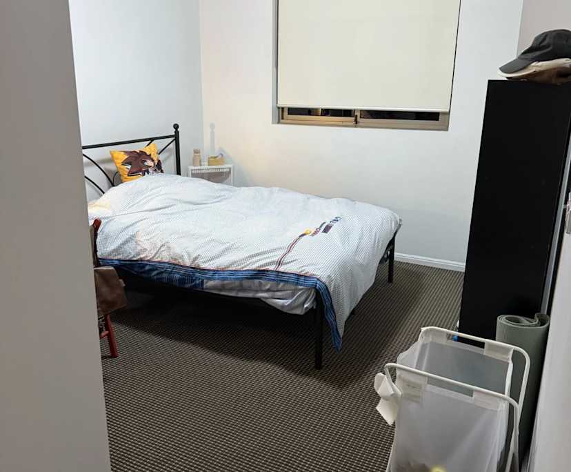 Furnished room with ensuite in a flatshare