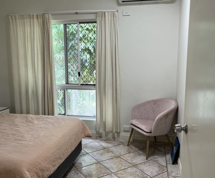 Room for Rent in Coconut Grove, Darwin 220, Furni...