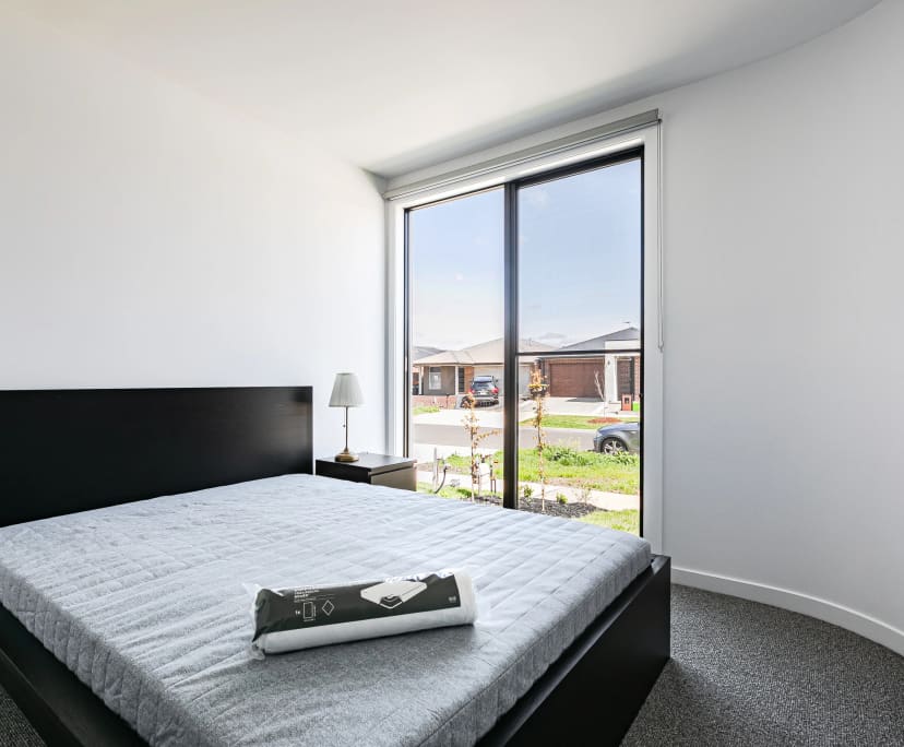 $230, Share-house, 3 bathrooms, Fraser Rise VIC 3336