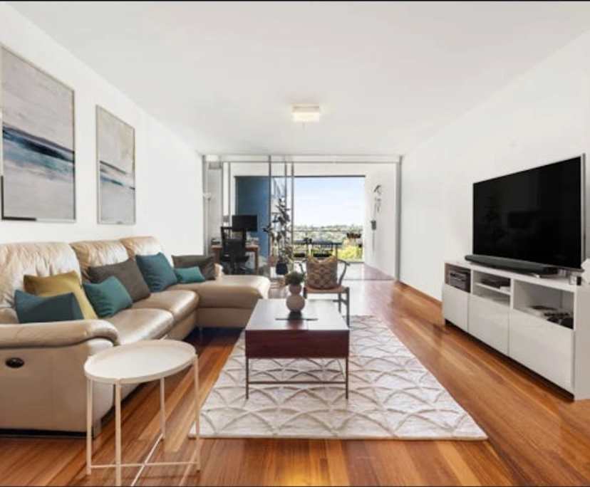 Whole property with 1 room for rent