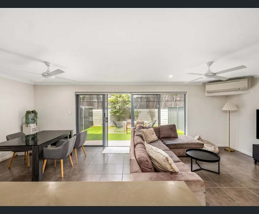 Whole property with 3 rooms for rent