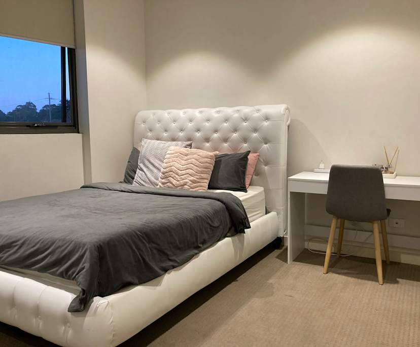 Furnished room in a flatshare