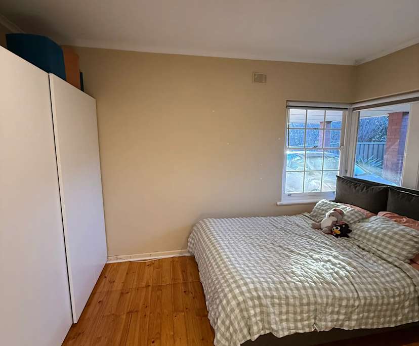 Room in a share house
