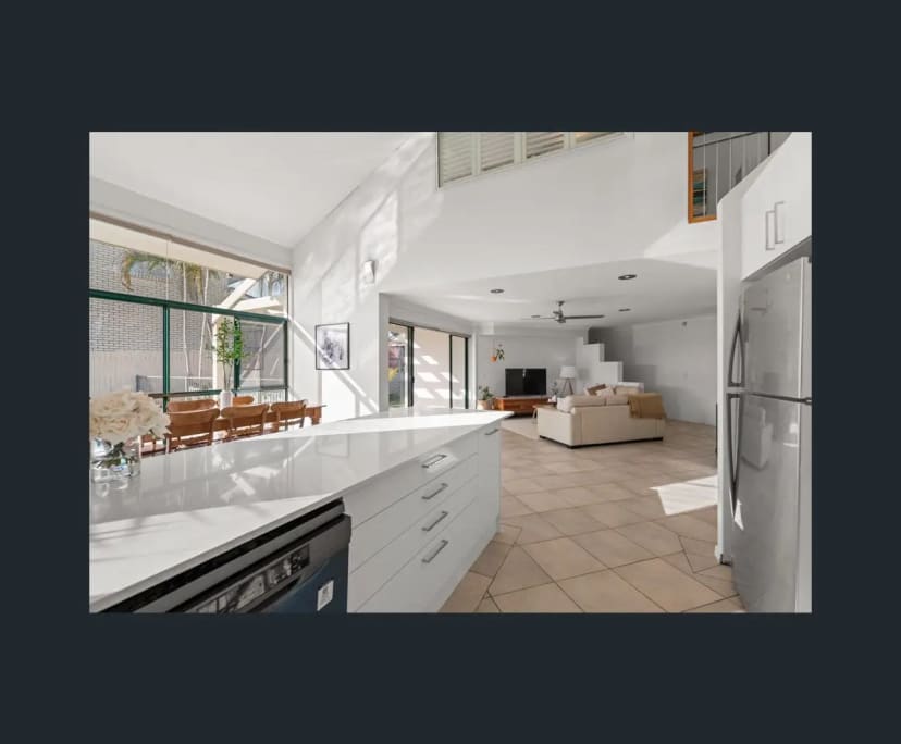 $400, Student-accommodation, 5 bathrooms, Mermaid Waters QLD 4218