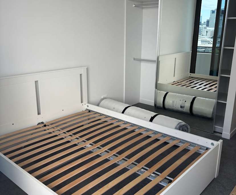 Furnished room in a flatshare