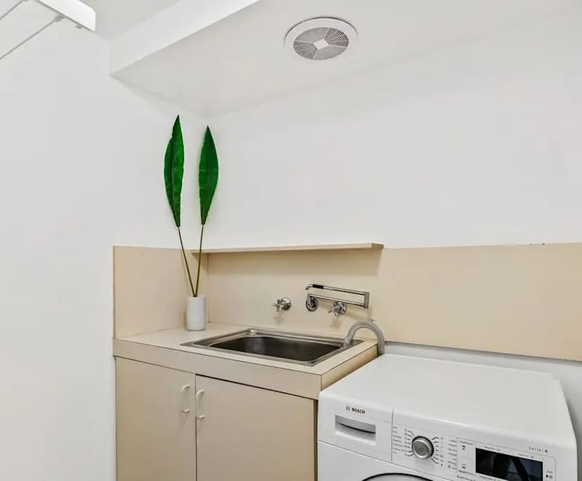 $830, Whole-property, 2 bathrooms, Perth WA 6004