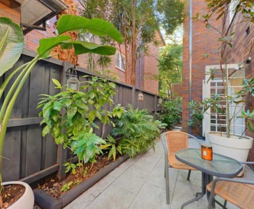 Unfurnished room in a flatshare
