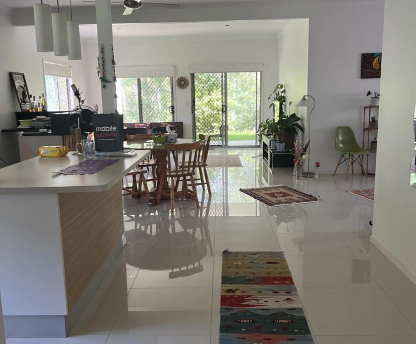 Room in a share house