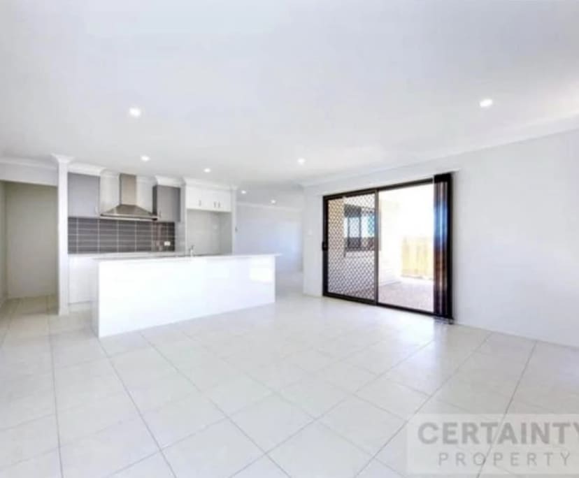 $290, Share-house, 4 bathrooms, Spring Mountain QLD 4300