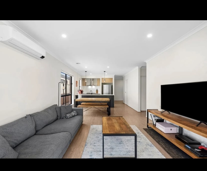 Room in a share house