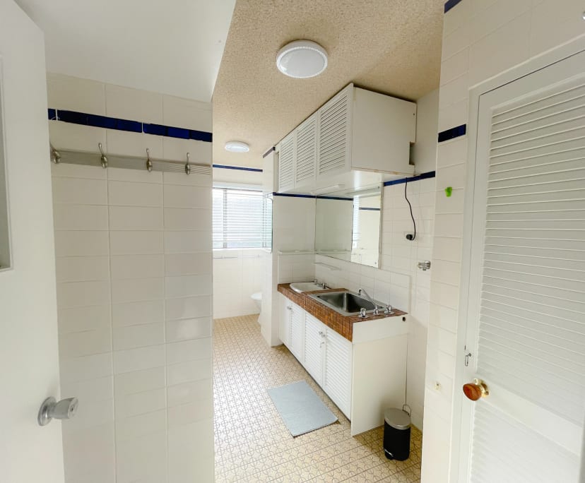 $650, Whole-property, 2 bathrooms, St Kilda VIC 3182