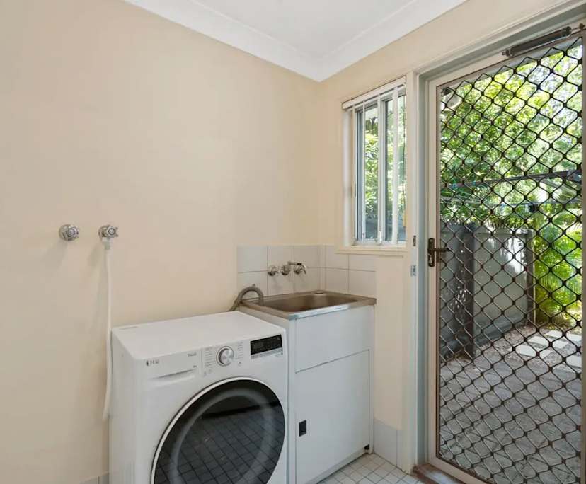 $400, Share-house, 2 bathrooms, Biggera Waters QLD 4216