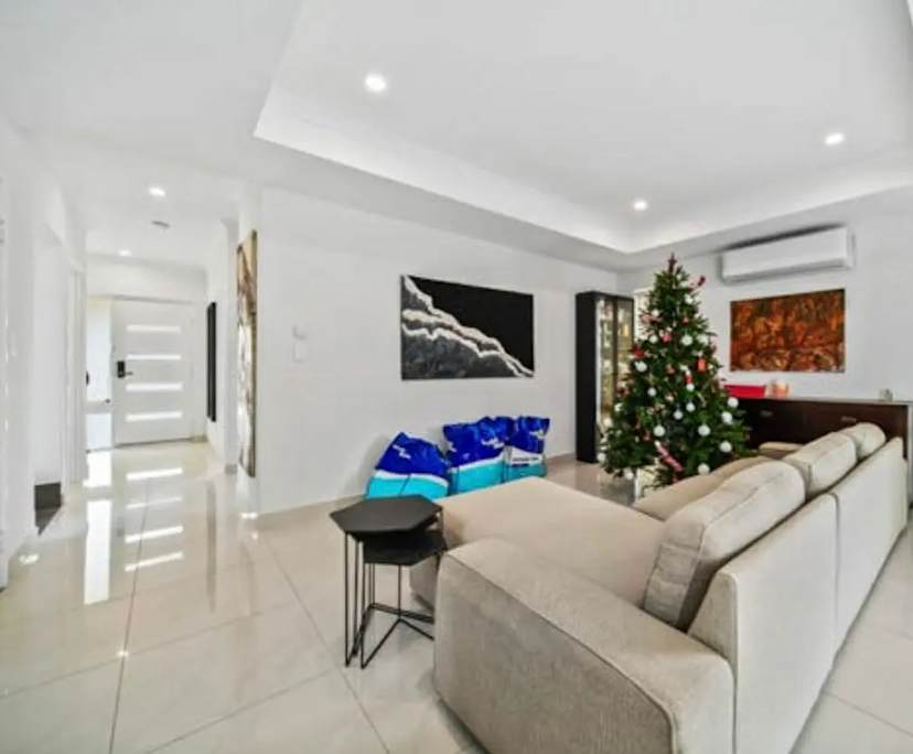 Whole property with 5 rooms for rent