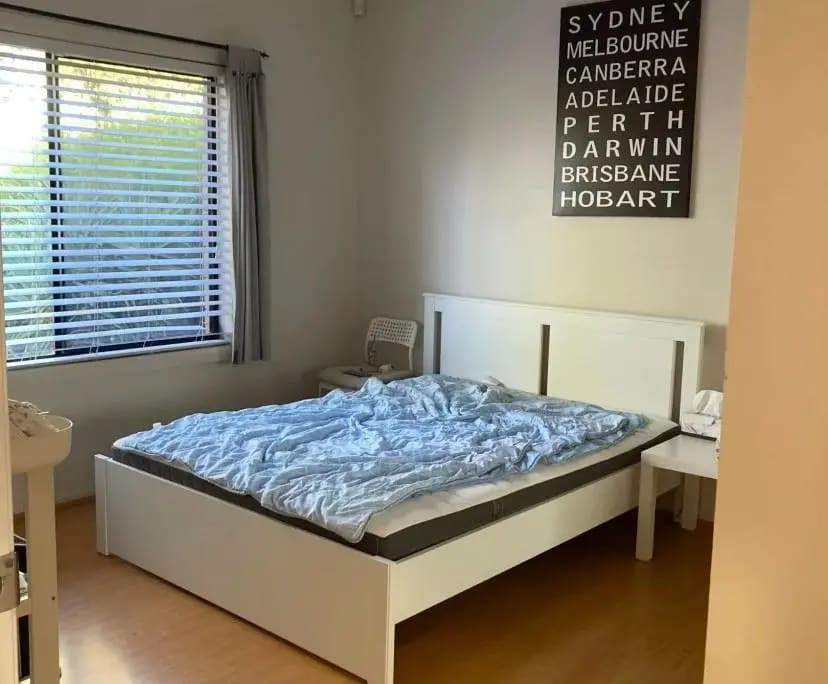 Furnished room in a share house