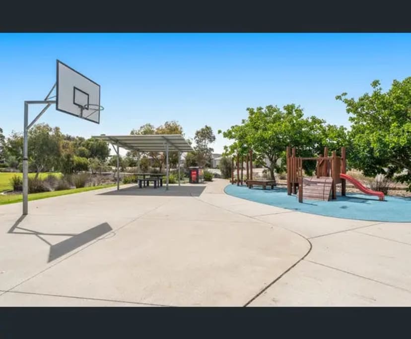 $250, Homestay, 4 bathrooms, Wellard WA 6170