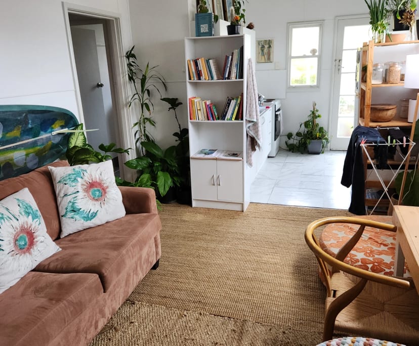 Furnished room in a flatshare