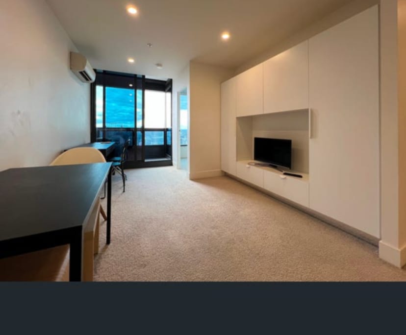 Furnished room in a flatshare