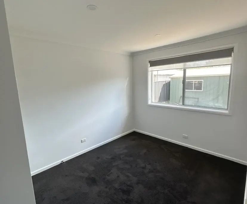 Room for Rent in Queanbeyan East, Canberra 275, U...